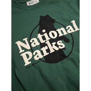 National Parks Project Bear Crewneck Green Sweatshirt MEDIUM Nature Outdoors USA